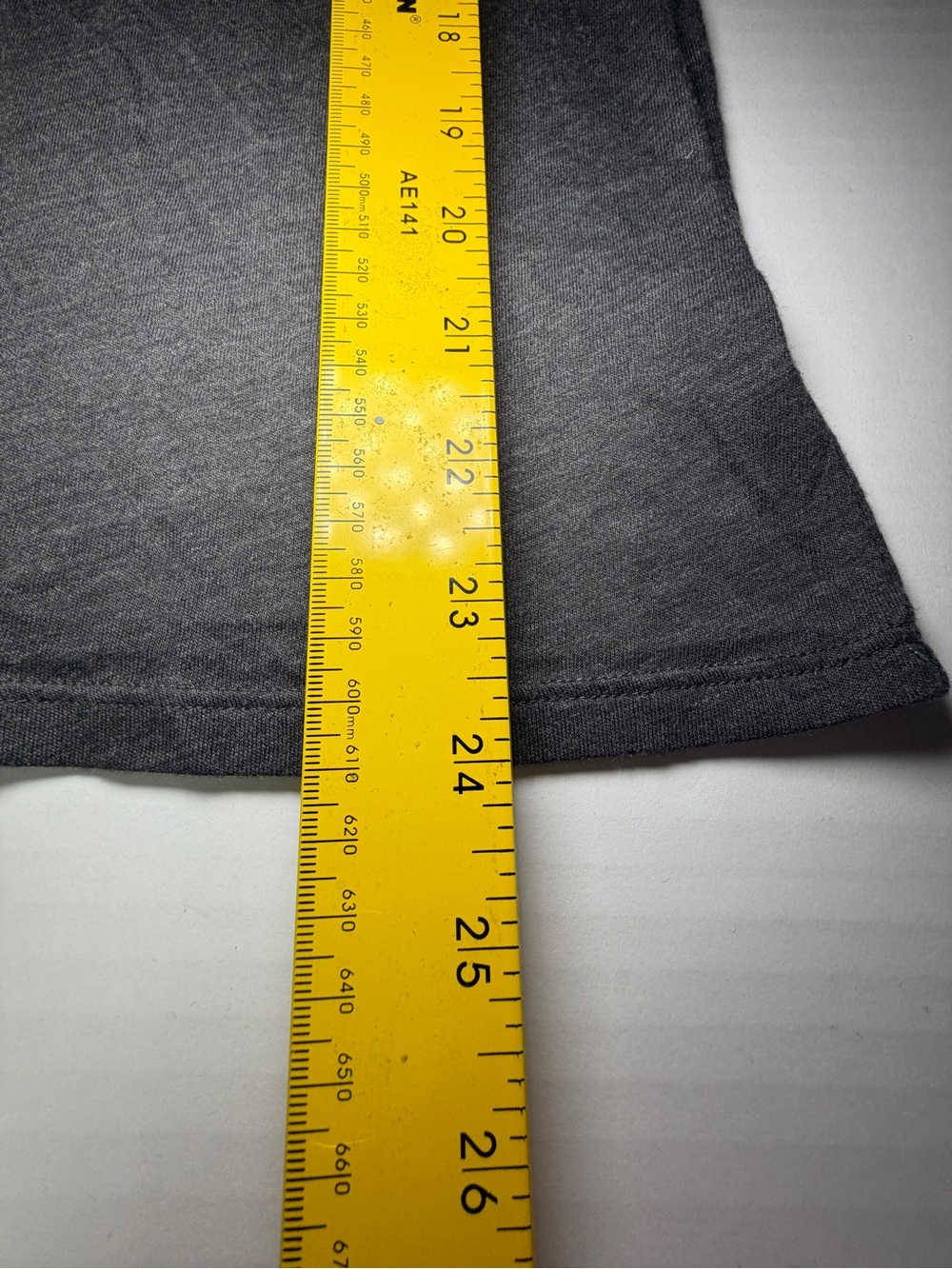 Banana Republic Gray Short-Sleeve Crewneck Tee with Sequin Accents - Picture 4 of 5
